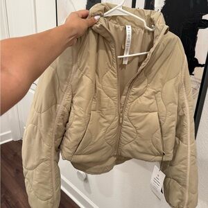 NWT Lululemon Quilted Light
Insulation CROPPED Jacket Retail 198